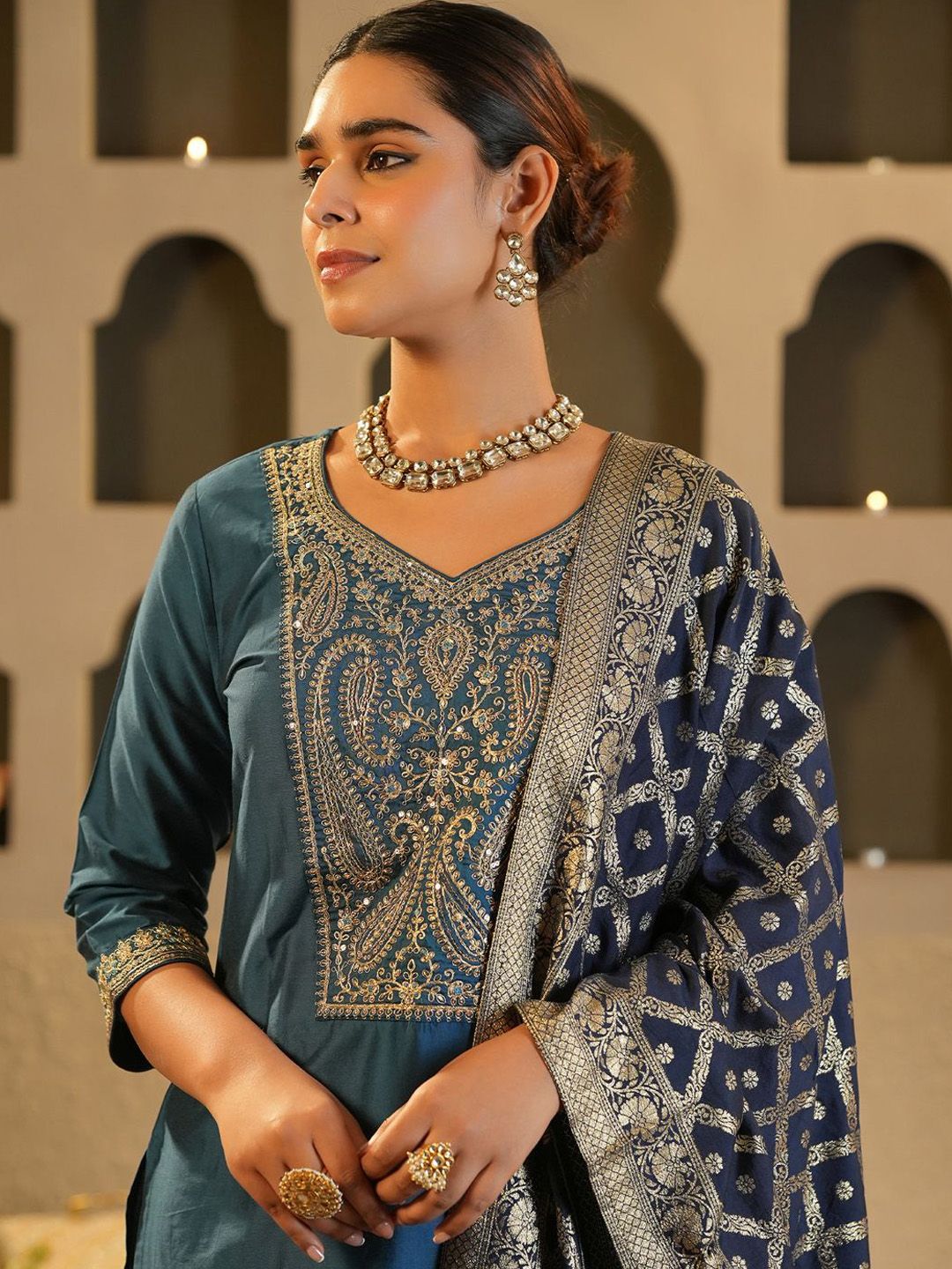 Paisley Yoke Design Sweetheart Neck Zari Straight Kurta & Trousers With Dupatta