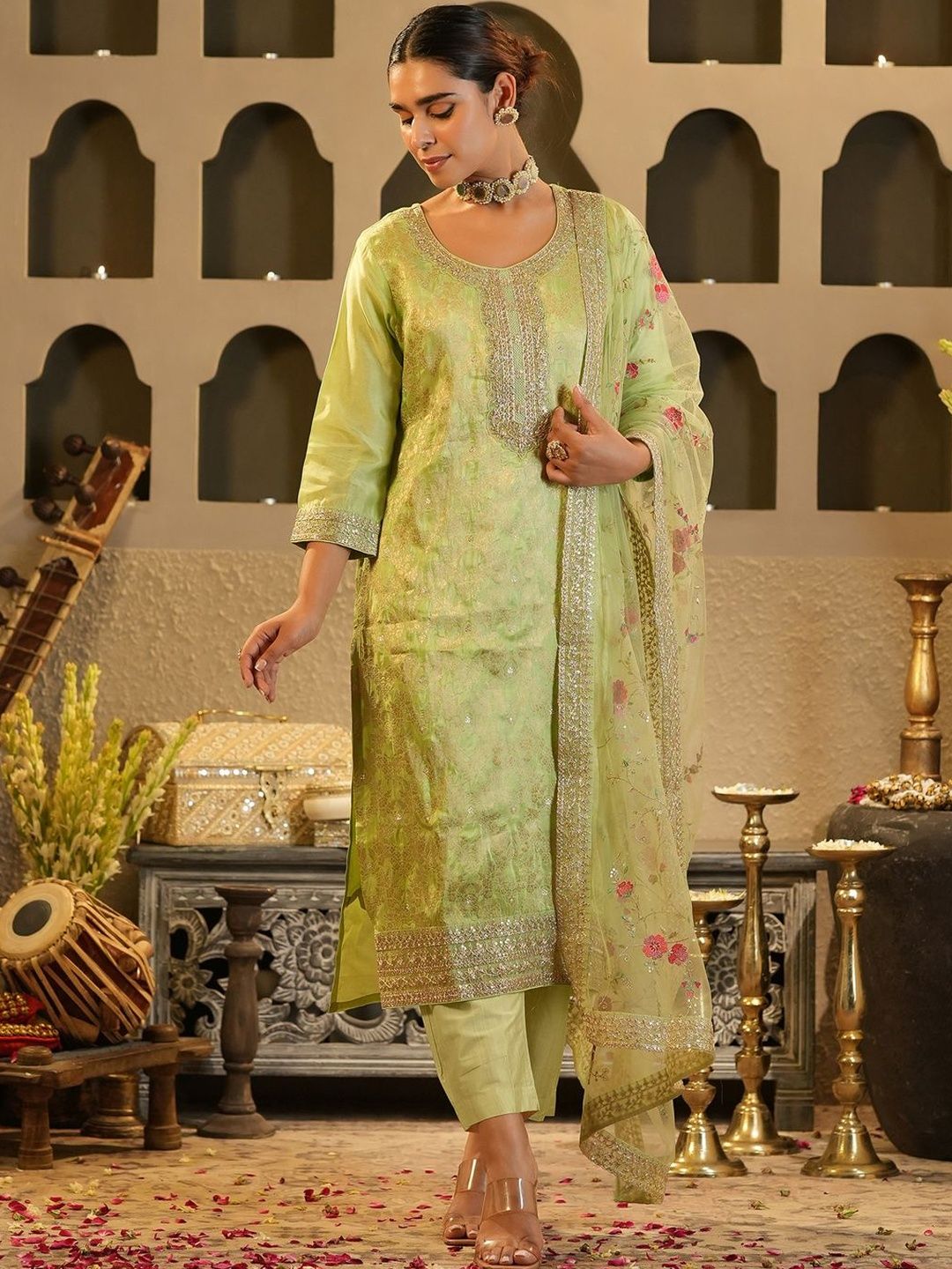 Women Ethnic Motifs Kurta with Trousers & Dupatta