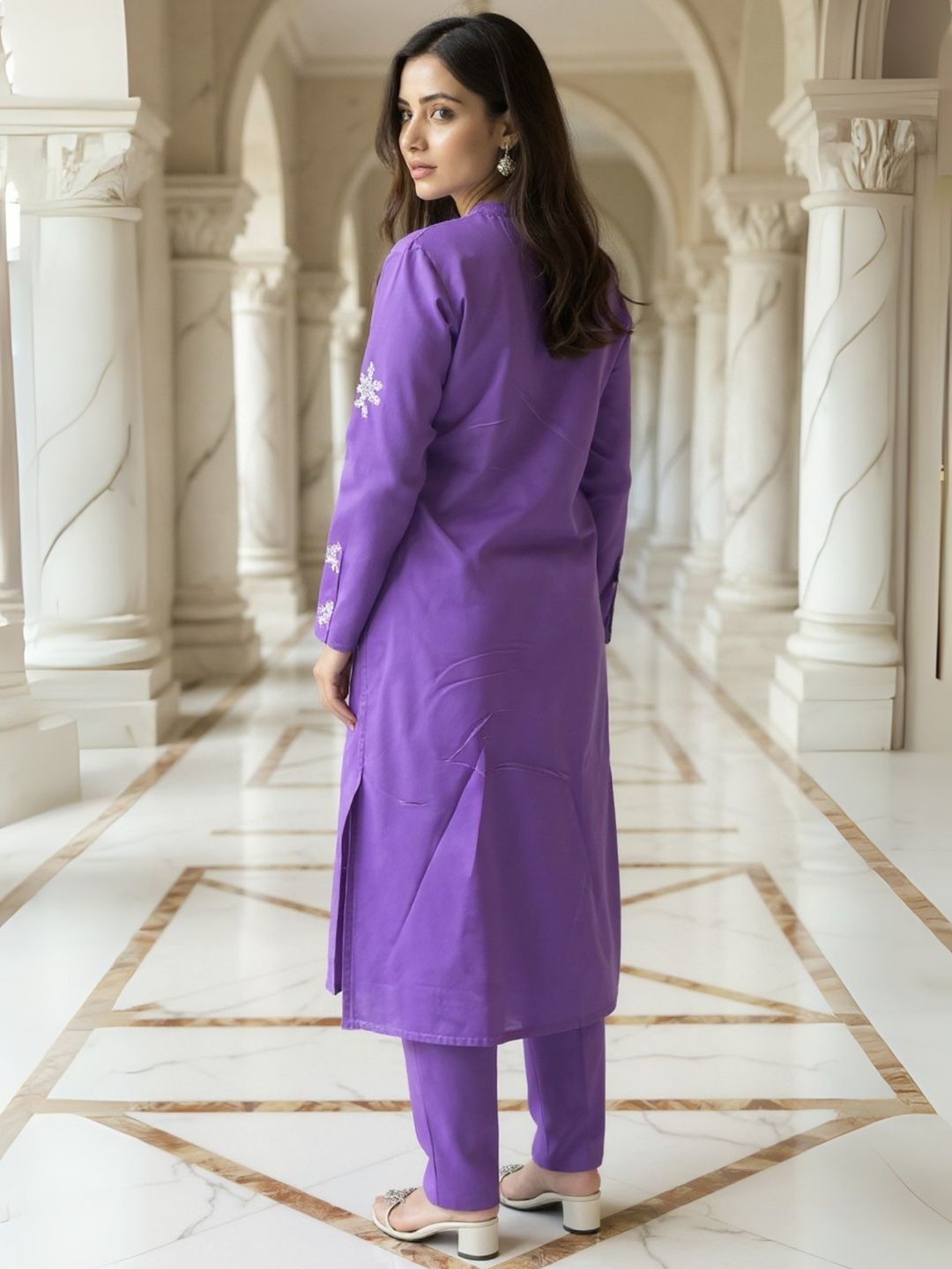 Women Floral Embroidered Kurta with Trousers