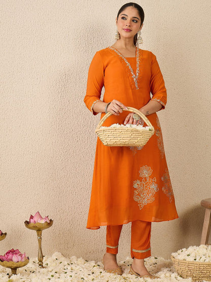 Dhiyona IE Women's Women Ethnic Motifs Embroidered V-Neck Sequinned Kurta with Trousers