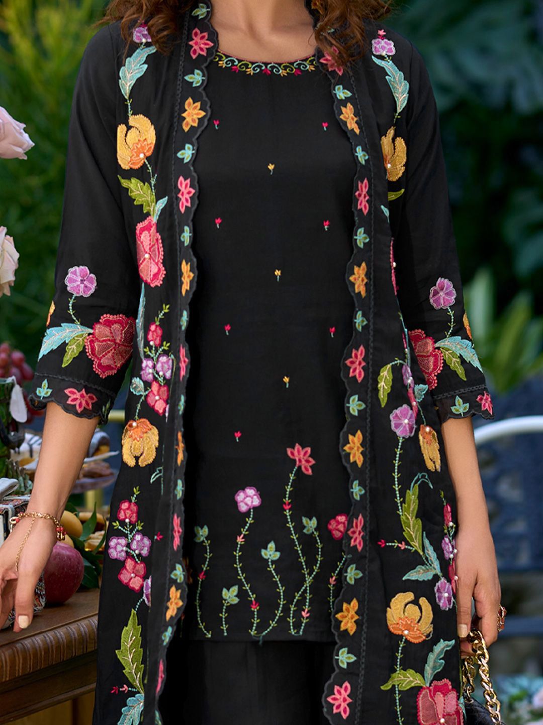 Women Floral Embroidered Regular Beads and Stones Kurta with Palazzos