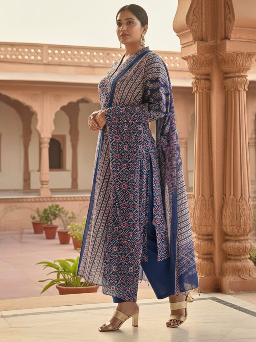 Women Ethnic Motifs Printed Pure Cotton Straight Kurta with Trousers & Dupatta