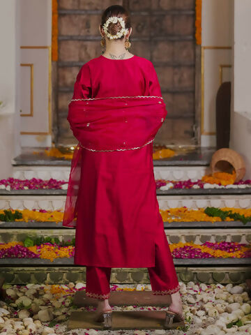 Women's Pink Embroidered Straight Kurta Trousers With Dupatta Set