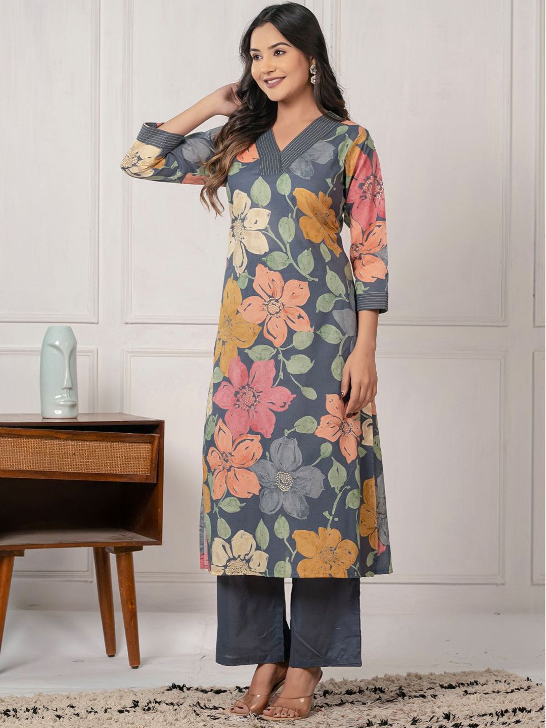 Women Floral Printed Regular Pure Cotton Kurta with Trouser