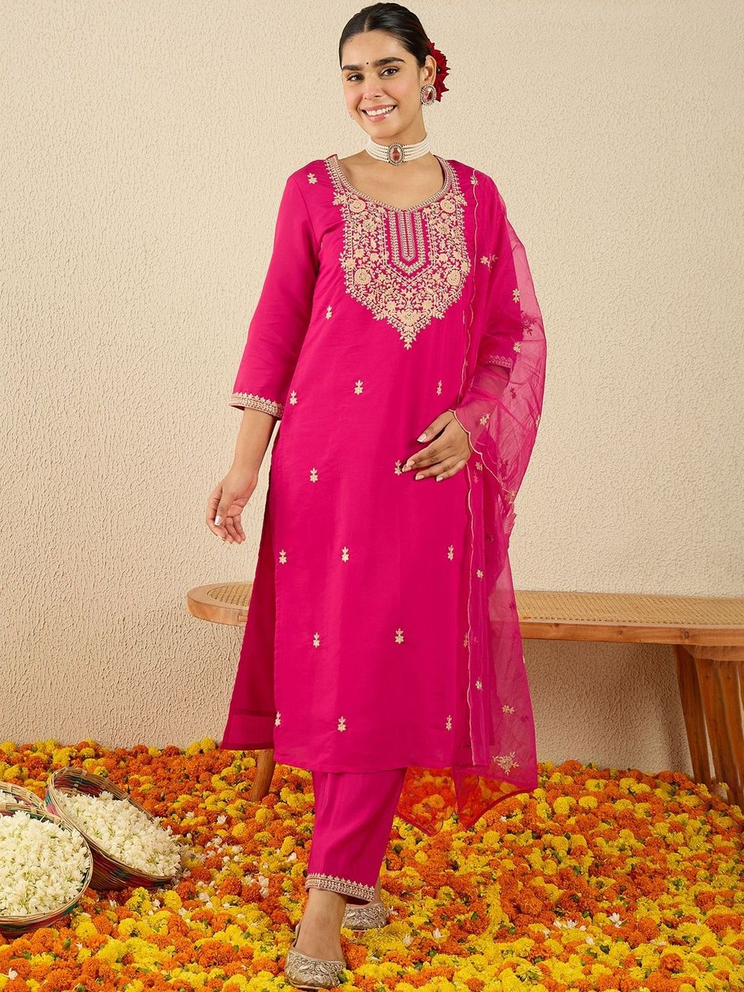 Ethnic Motifs Embroidered Round Neck Thread Work Kurta With Trousers & Dupatta