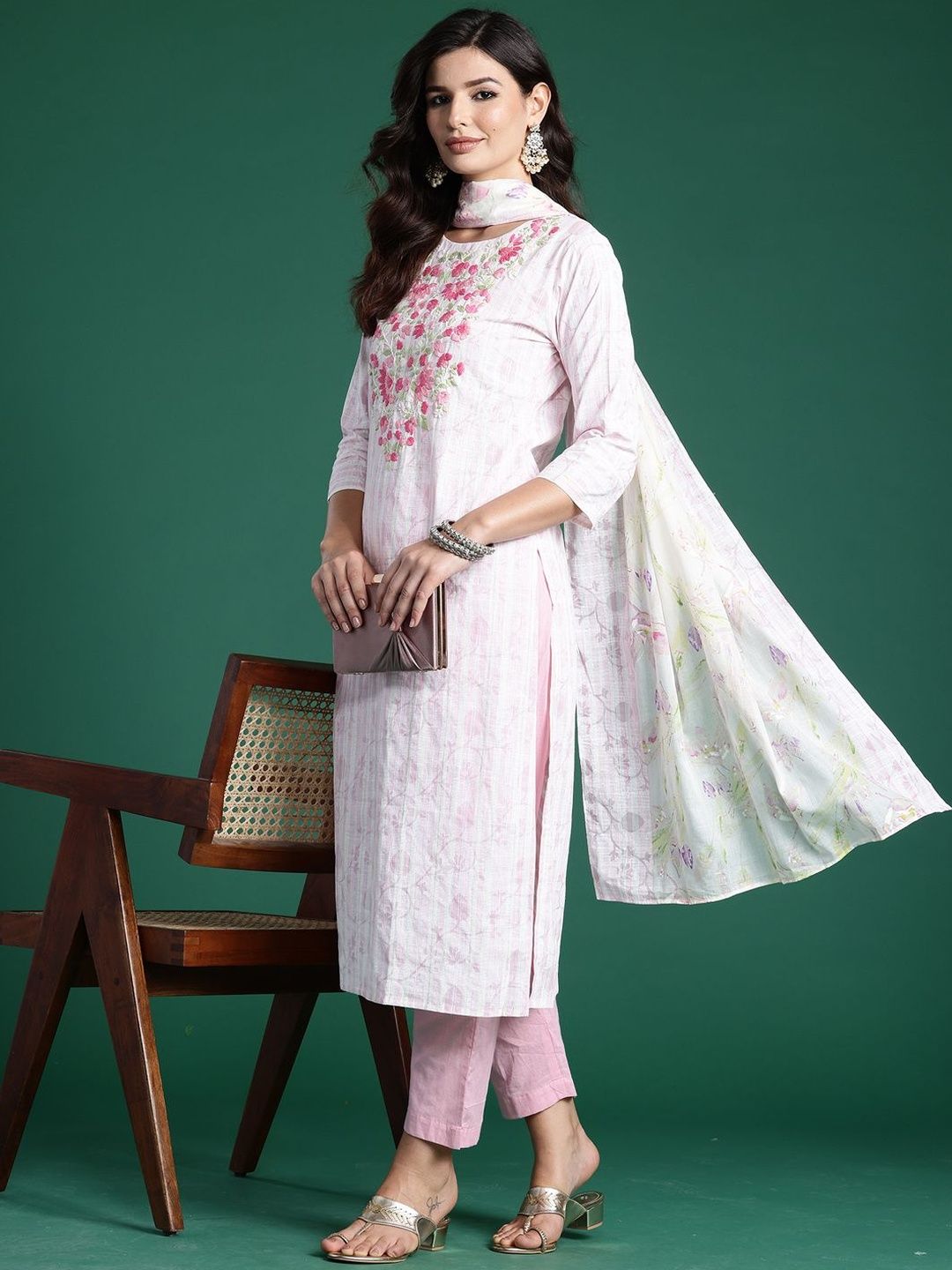 Women Floral Printed Regular Thread Work Pure Cotton Kurta with Trousers & With Dupatta