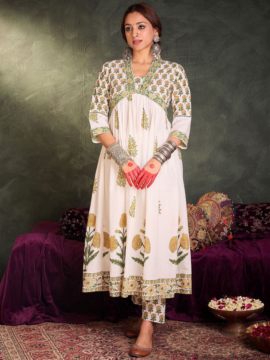 Dhiyona IE Floral Printed Empire V-Neck Pure Cotton A-Line Kurta With Trousers And Dupatta