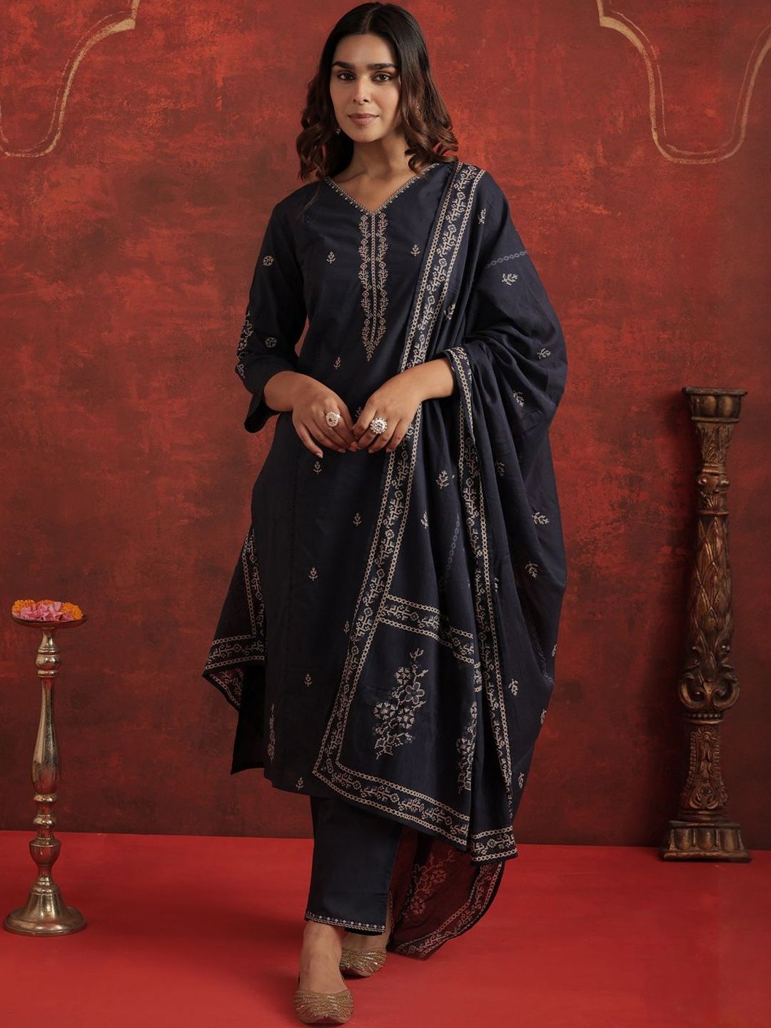 Women Ethnic Motifs Printed Cotton Kurta with Trousers & Dupatta