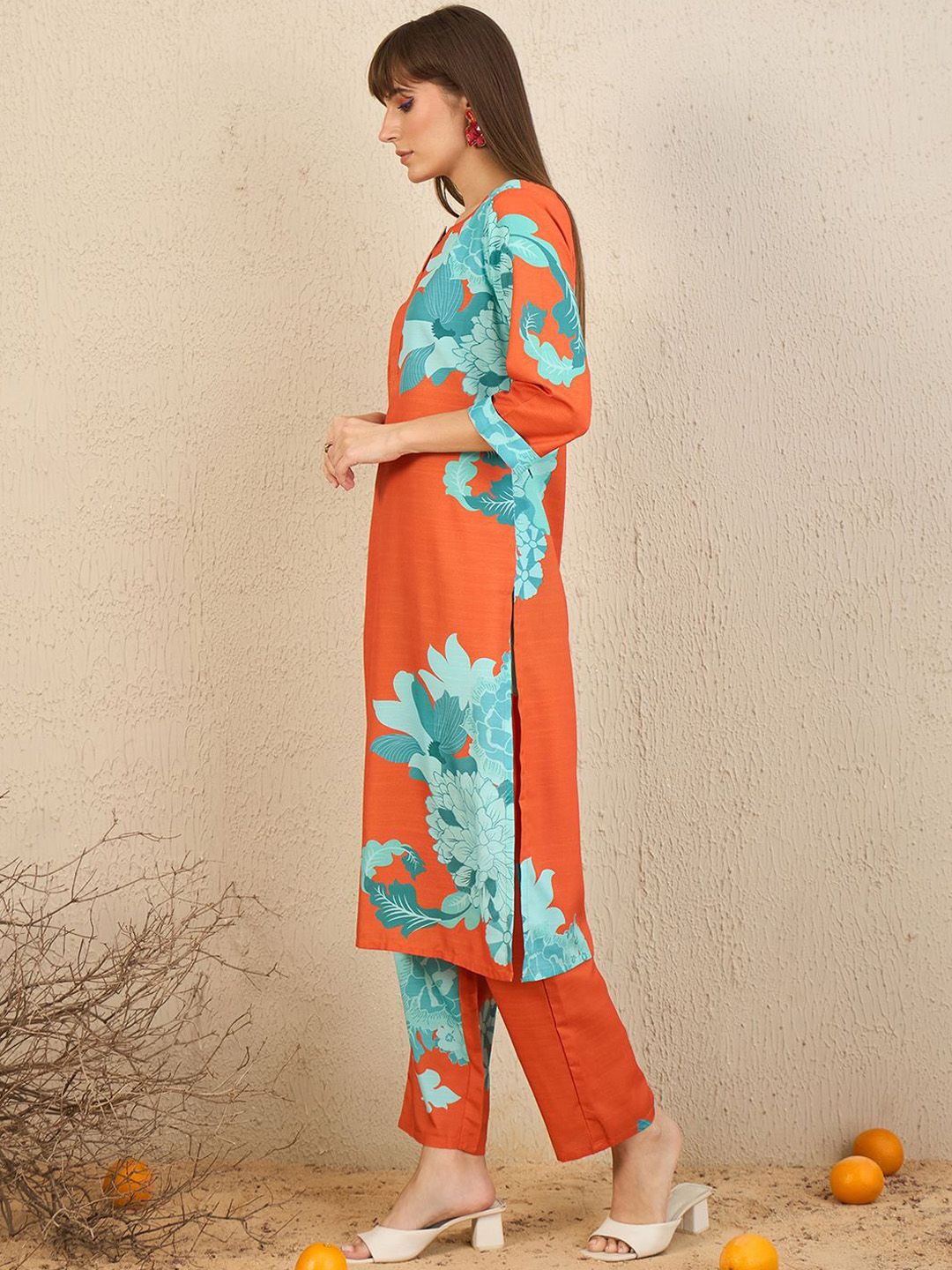 Dhiyona IE Floral Printed Straight Kurta With Trousers