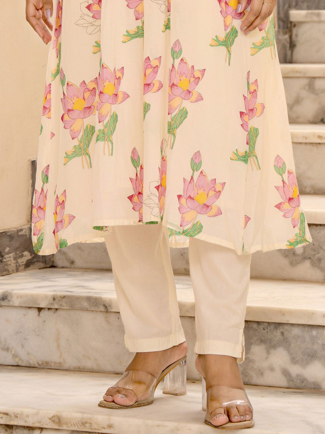 Women Floral Printed Mandarin Collar Pure Cotton A-Line Kurta with Trousers