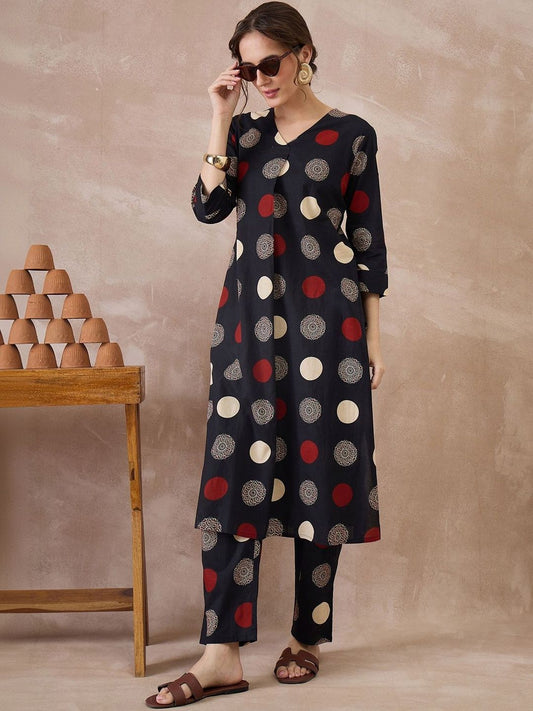 Women Printed Regular Pure Cotton Kurta with Trousers