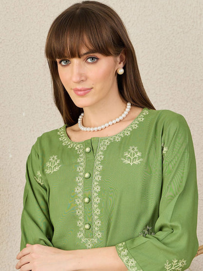 Dhiyona IE Embroidered Notch Neck Tunic With Trouser