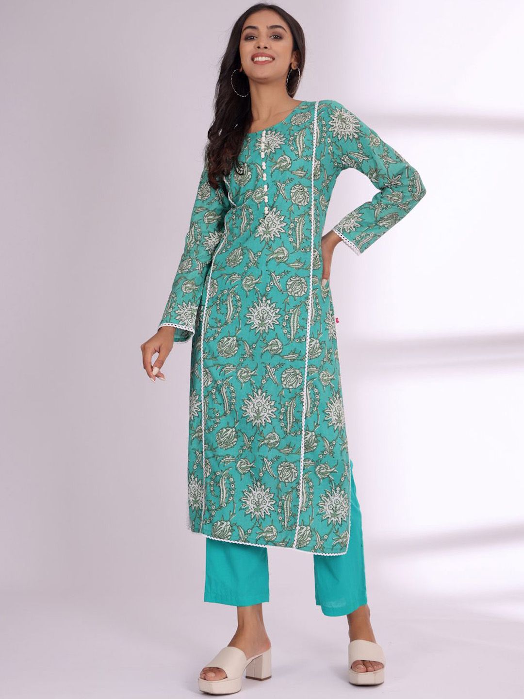 Dhiyona VA Women'sFloral Printed Round Neck Pure Cotton Kurta With Trousers