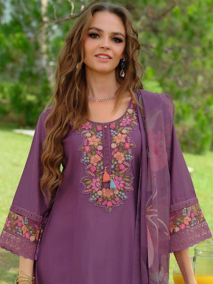 Women Floral Embroidered Regular Thread Work Liva Kurta with Trousers & With Dupatta