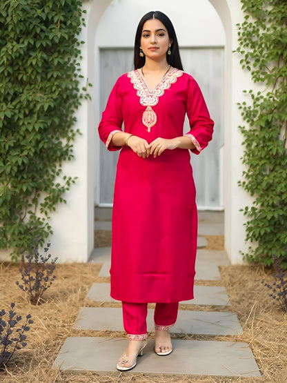 Dhiyona IE Ethnic Motifs Embroidered Straight Tunic & Trouser Co-Ords Set