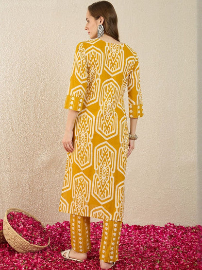 Dhiyona IE Printed Round Neck Three-Quarter Sleeves Pure Cotton Tunic And Trousers
