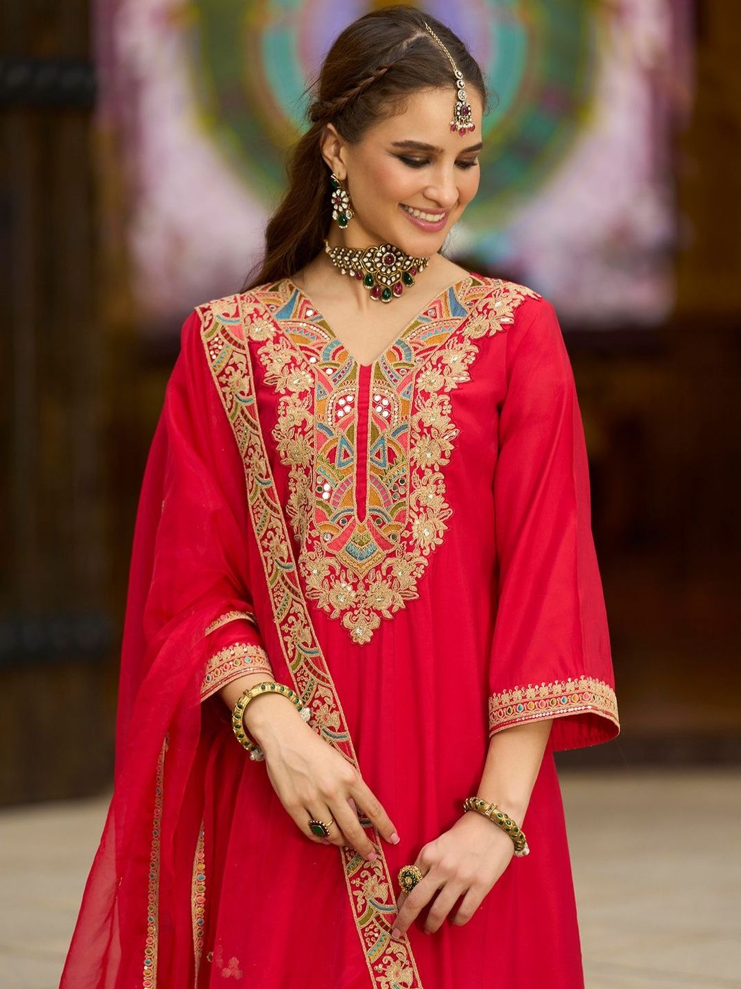 Women Embroidered Regular Thread Work Kurta with Trousers & Dupatta