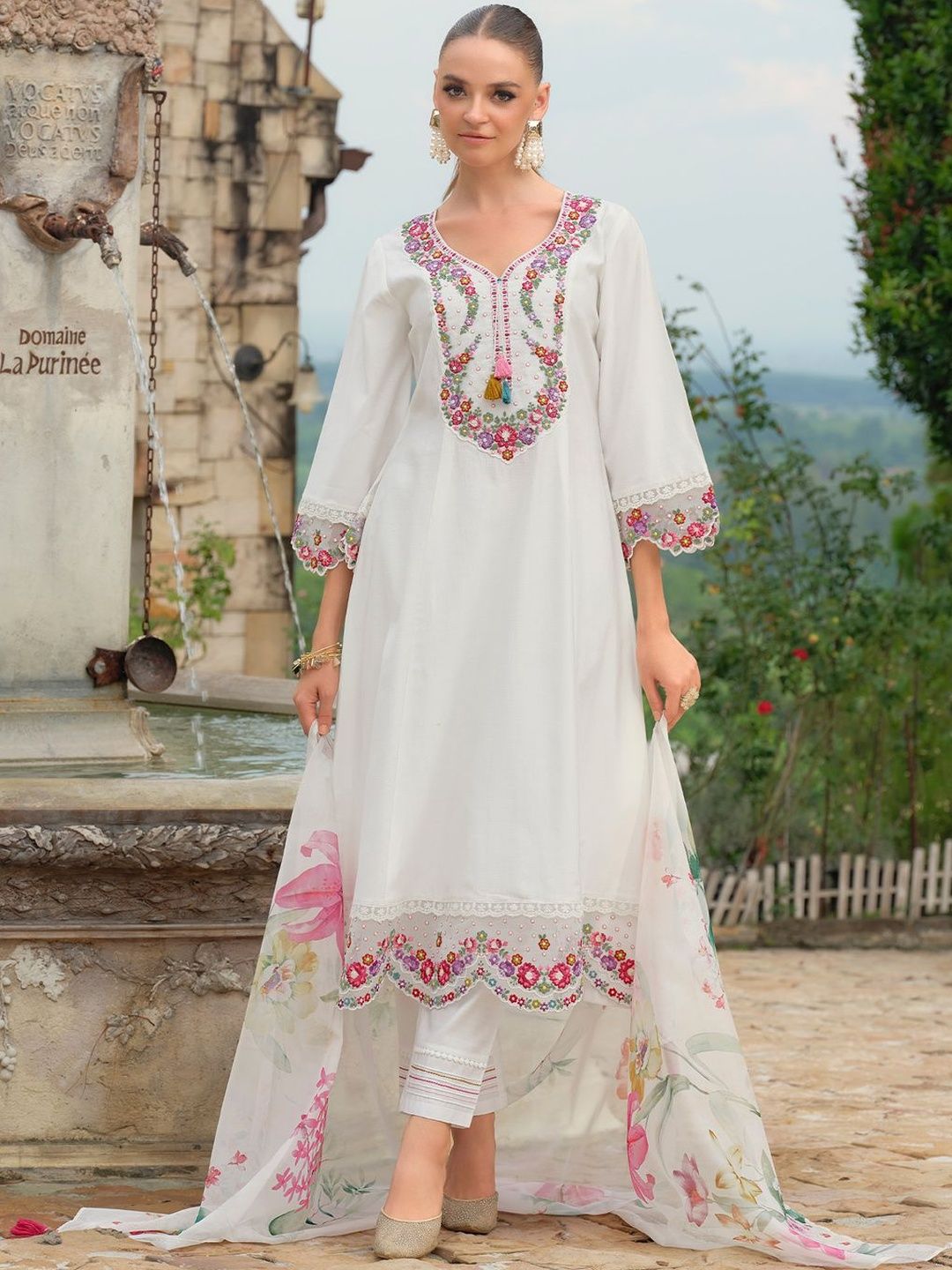 Dhiyona IE Floral Embroidered V-Neck Straight Thread Work Kurta With Trousers & Dupatta
