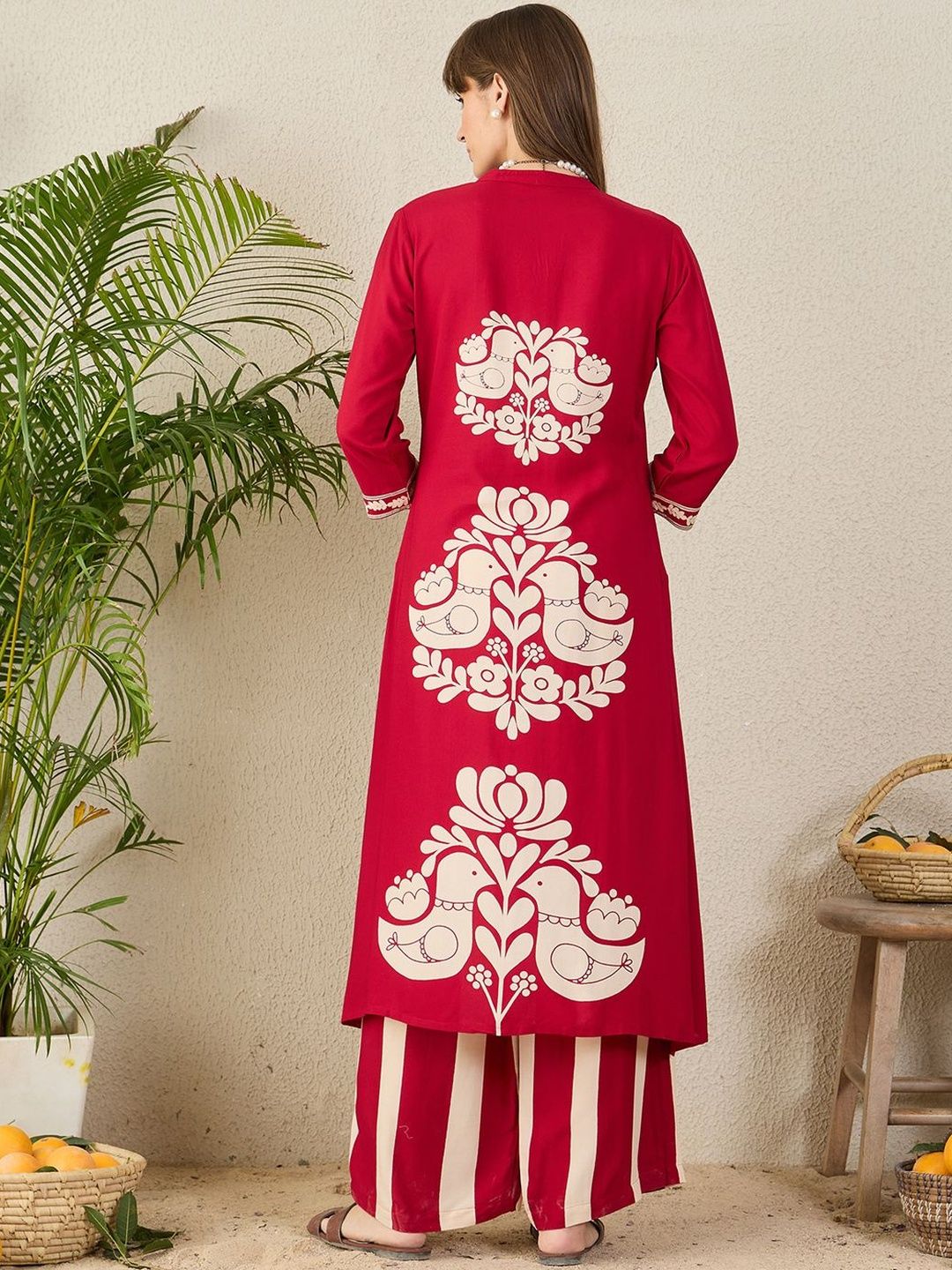 Geometric Printed V-Neck Straight Kurta & Palazzos