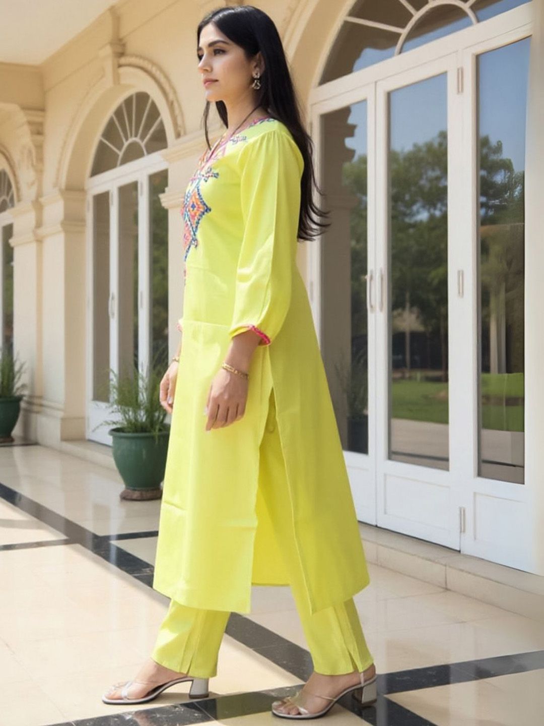 Women Ethnic Motifs Embroidered Kurta with Trousers & Dupatta Kurta Sets