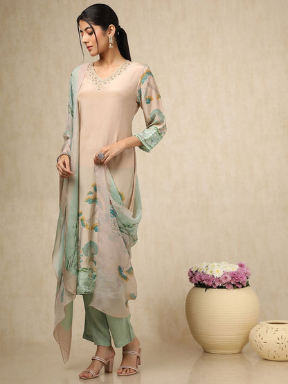 Dhiyona SO Women's Women Floral Printed Regular Beads and Stones Silk Crepe Kurta with Trousers & With Dupatta