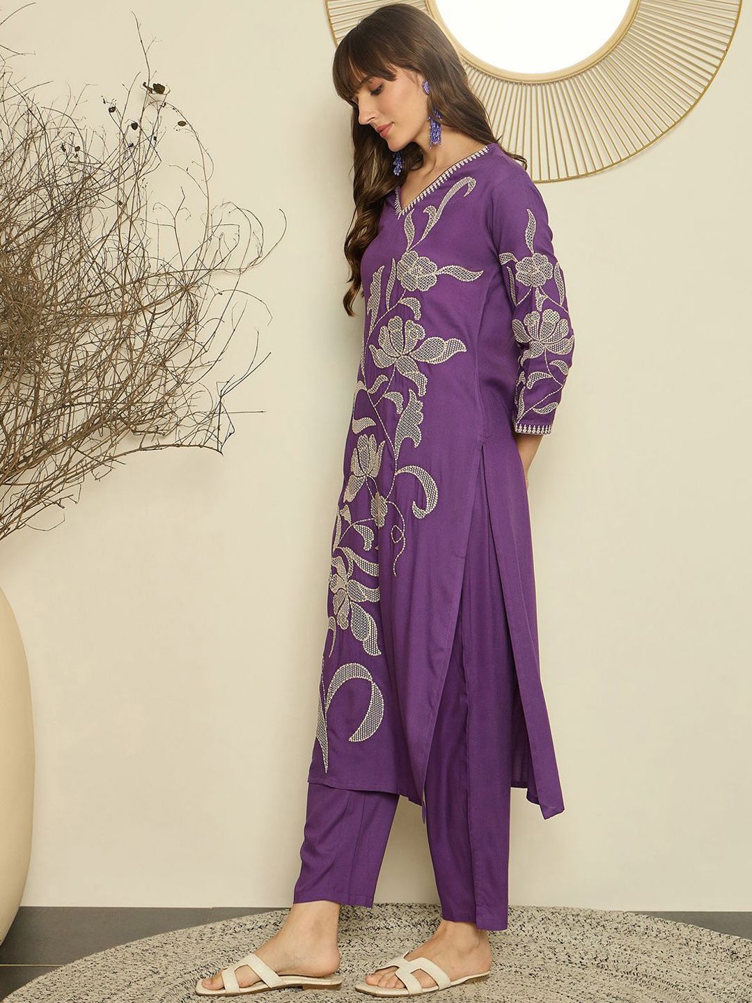 Dhiyona IE Women Embroidered V-Neck Top and Trousers Co-Ords