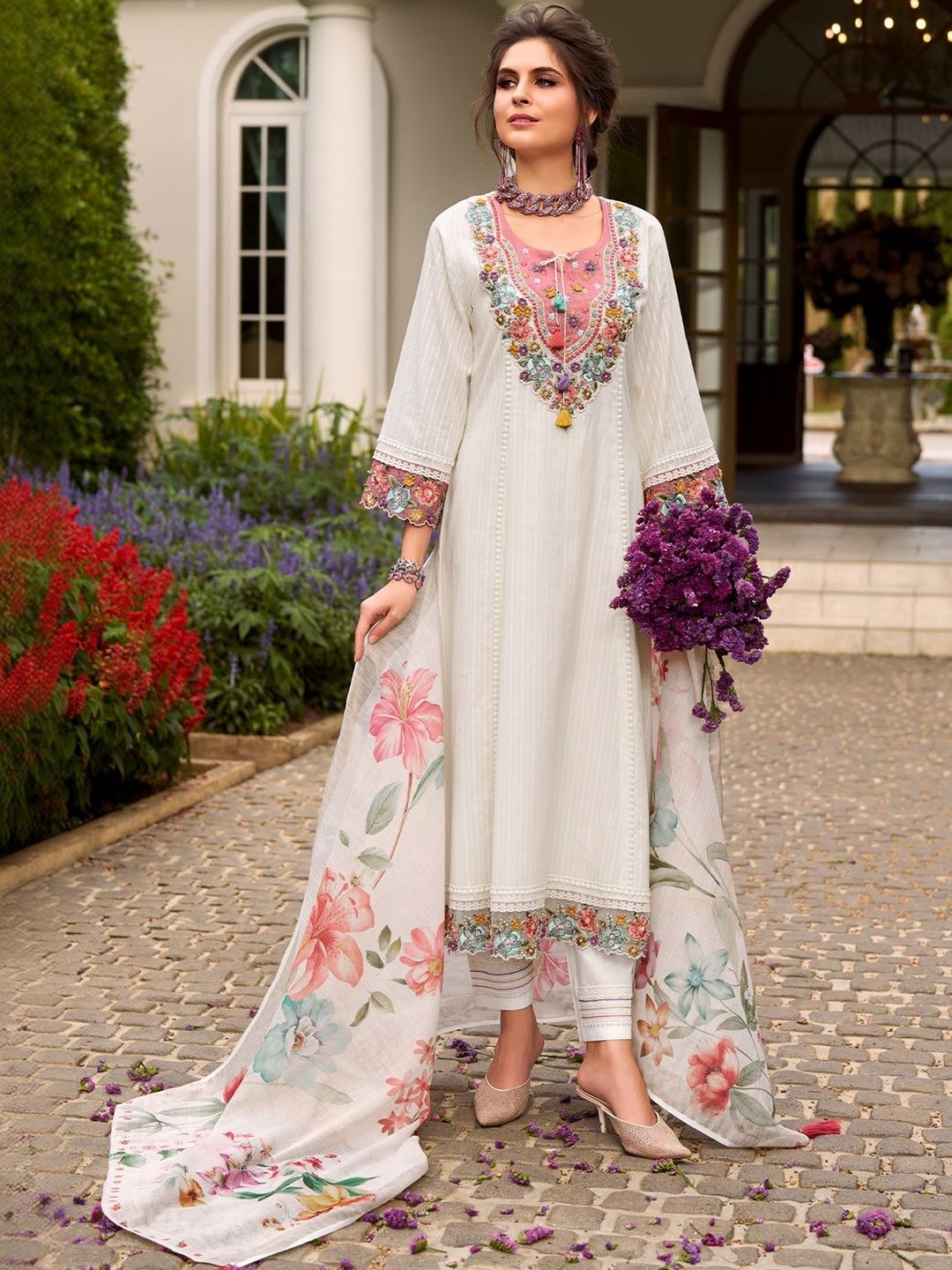 Women Floral Embroidered Regular Thread Work Pure Cotton Kurta with Trousers & With Dupatta