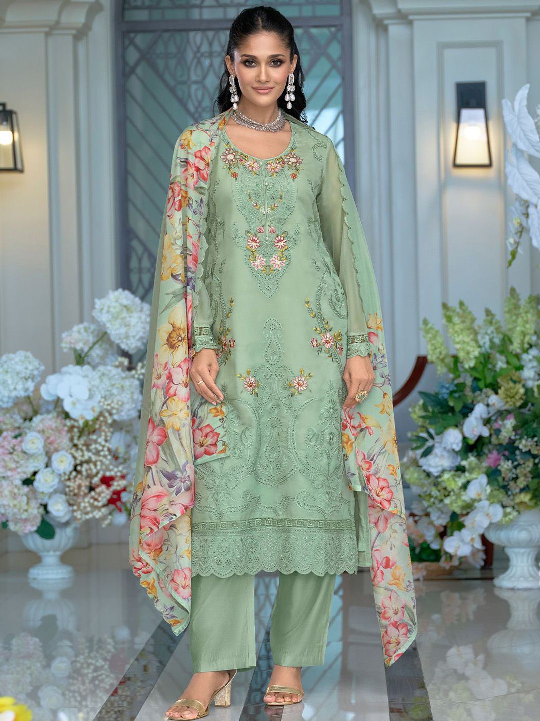 Women Floral Embroidered Thread Work Kurta with Trousers & Dupatta