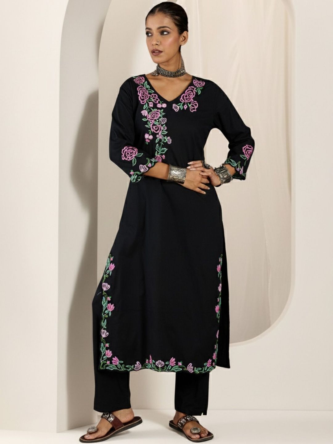 Women Floral Embroidered Regular Thread Work Pure Cotton Kurta with Trousers