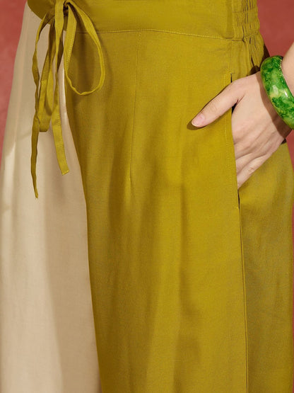 Women Floral Printed Regular Kurta with Trousers