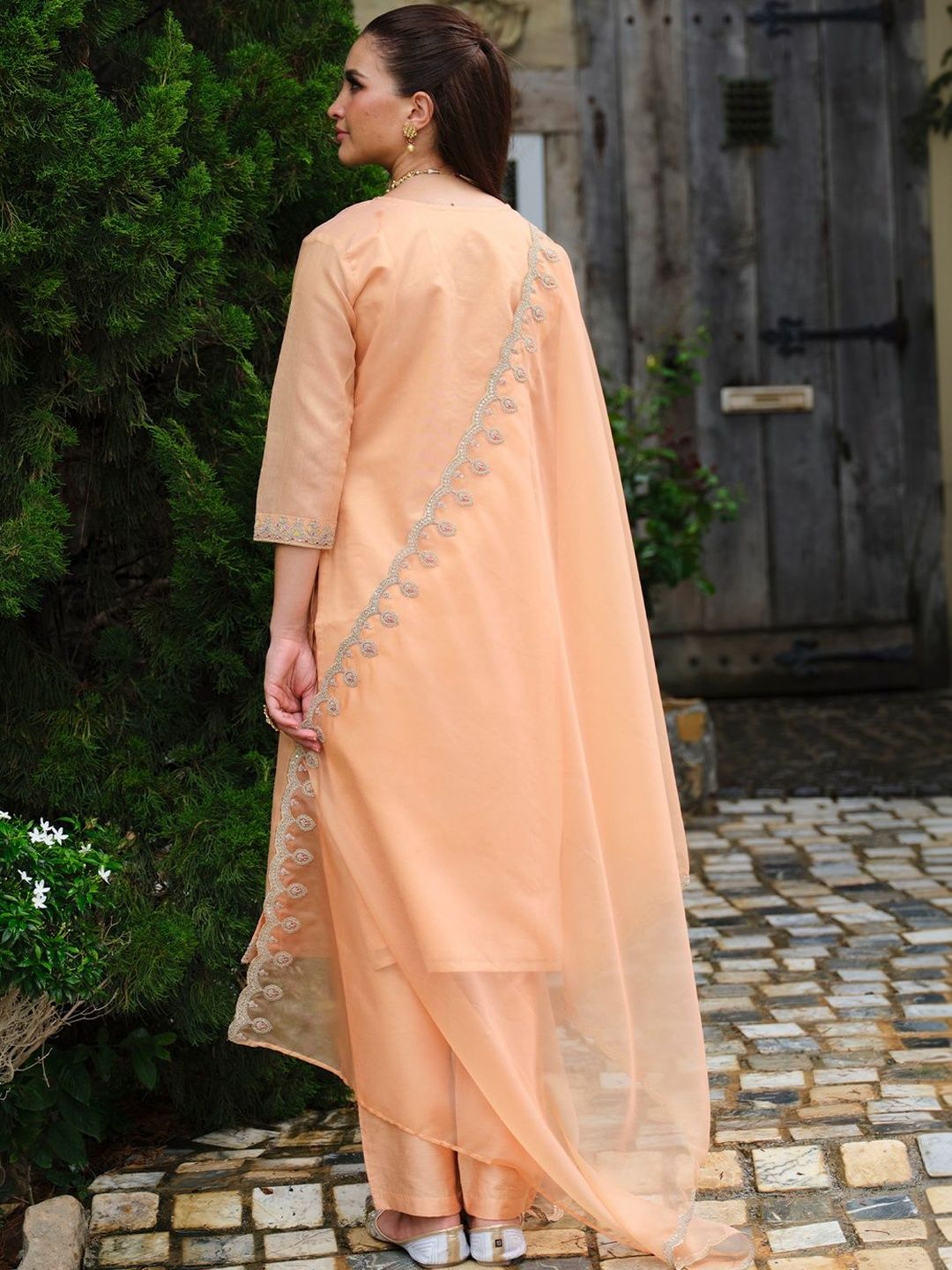 Women Ethnic Motifs Embroidered Regular Thread Work Kurta with Trousers & With Dupatta