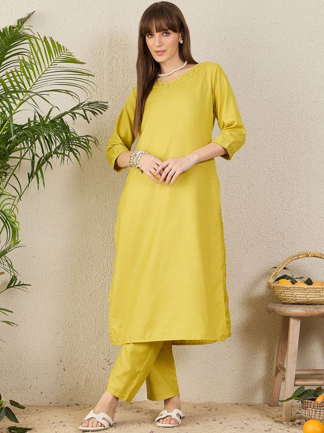 Women Solid Kurta with Trousers