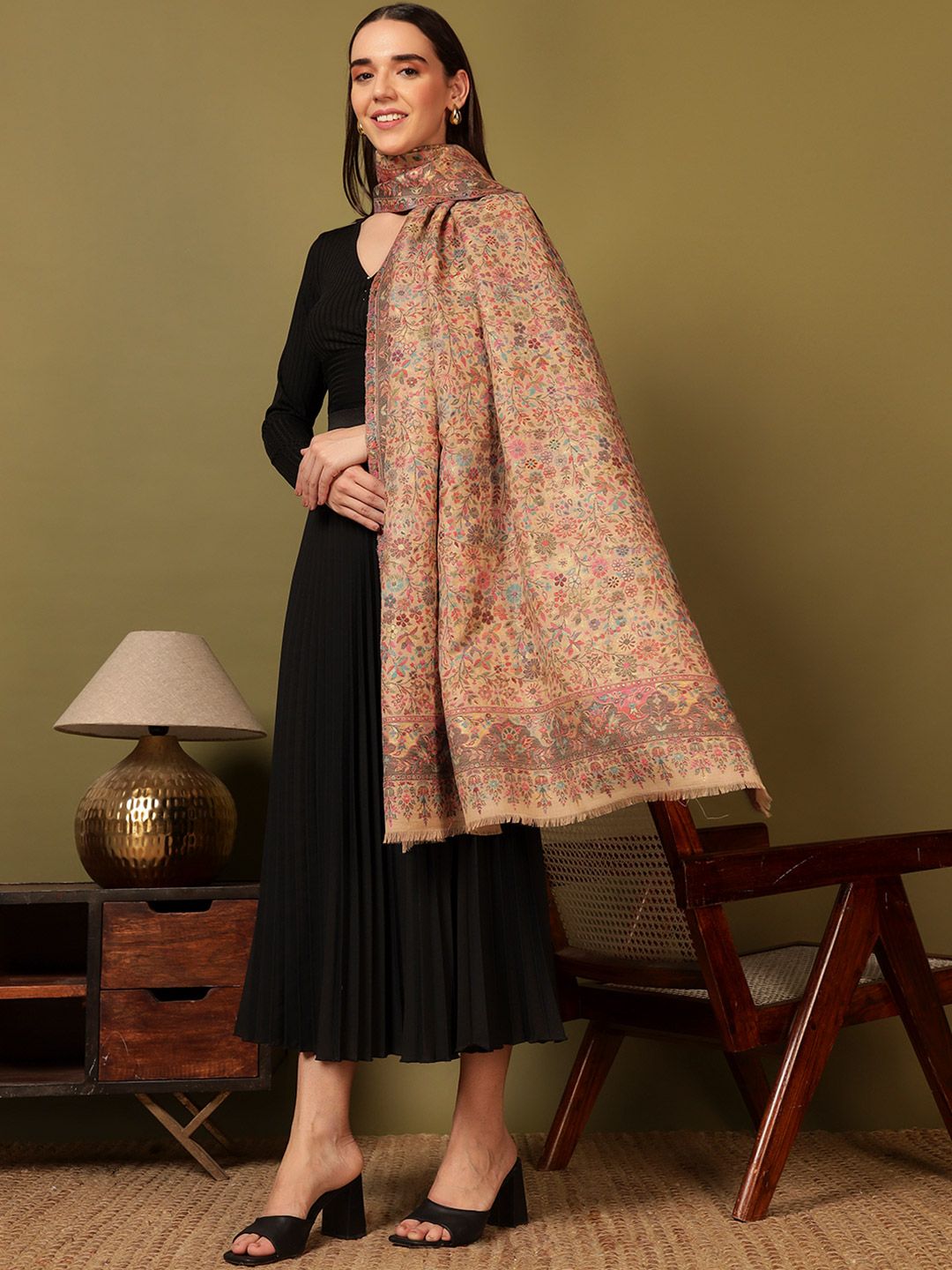 Dhiyona PA Floral Woven Design Woolen Shawl