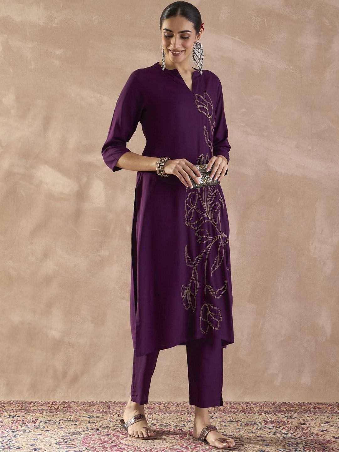 Floral Embroidered Mandarin Collar Thread Work Straight Kurta With Trousers