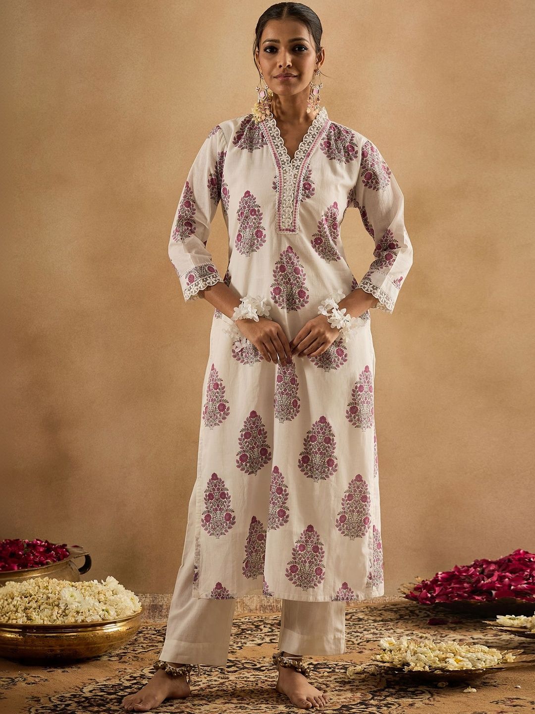 Women Floral Printed Regular Pure Cotton Kurta with Trousers & With Dupatta