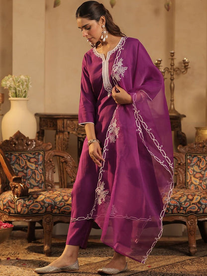Women Ethnic Motifs Embroidered Thread Work Kurta with Trousers & Dupatta