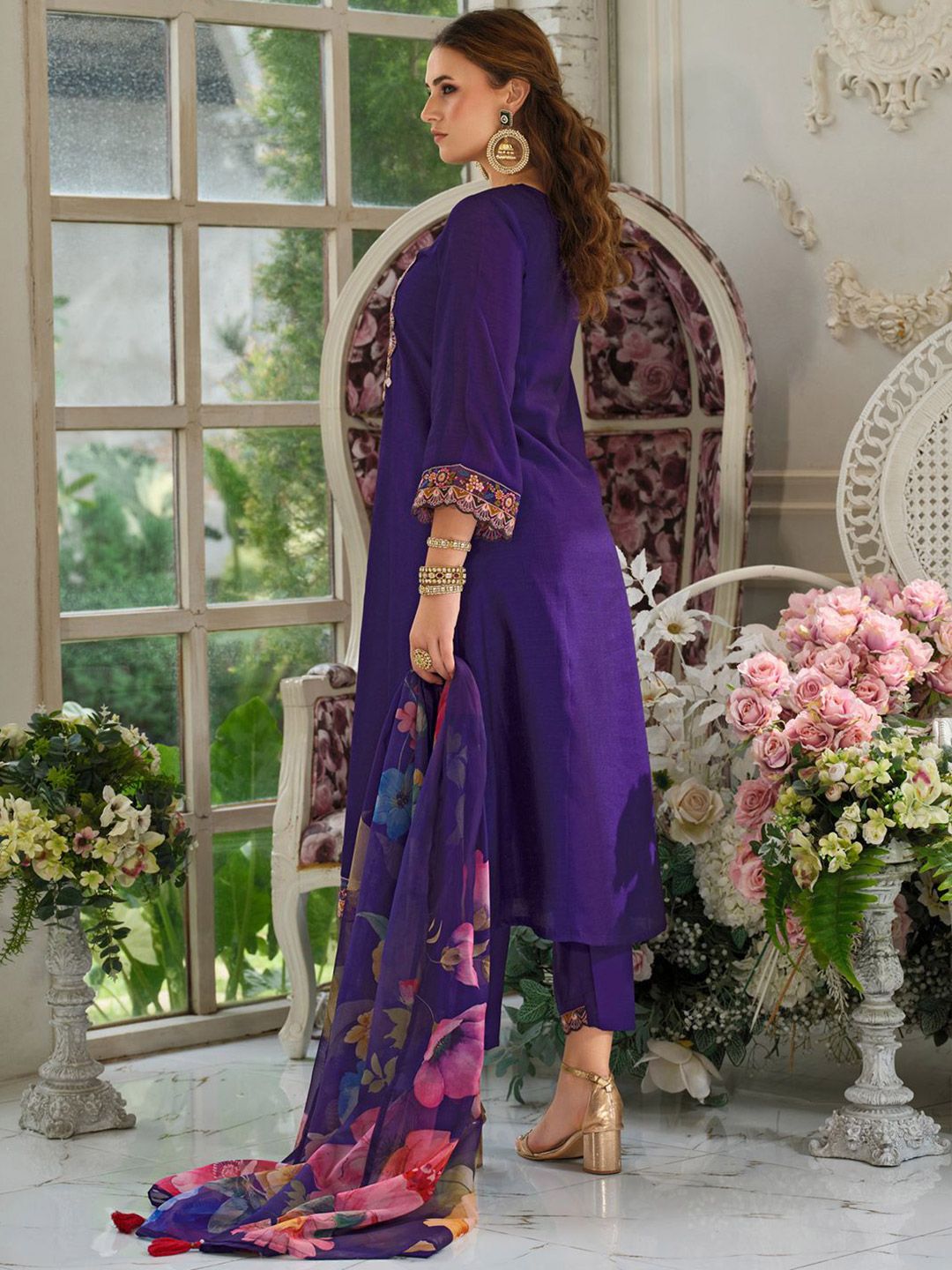 Floral Embroidered Regular Sequinned Kurta With Trousers & Dupatta