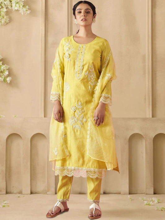Women Floral Embroidered Regular Thread Work Kurta with Trousers & With Dupatta
