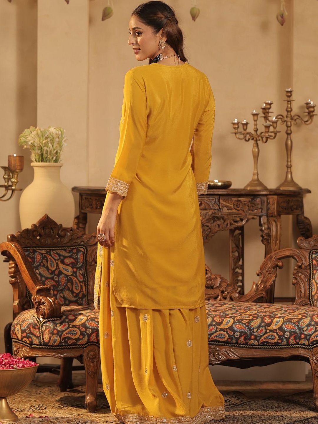 Women Ethnic Motifs Embroidered Regular Sequinned Kurta Set With Dupatta