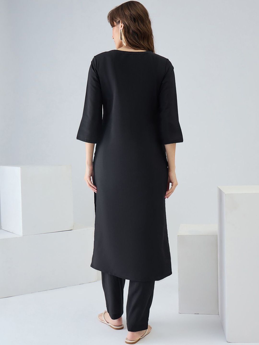 Women Floral Embroidered Regular Thread Work Kurta with Trousers