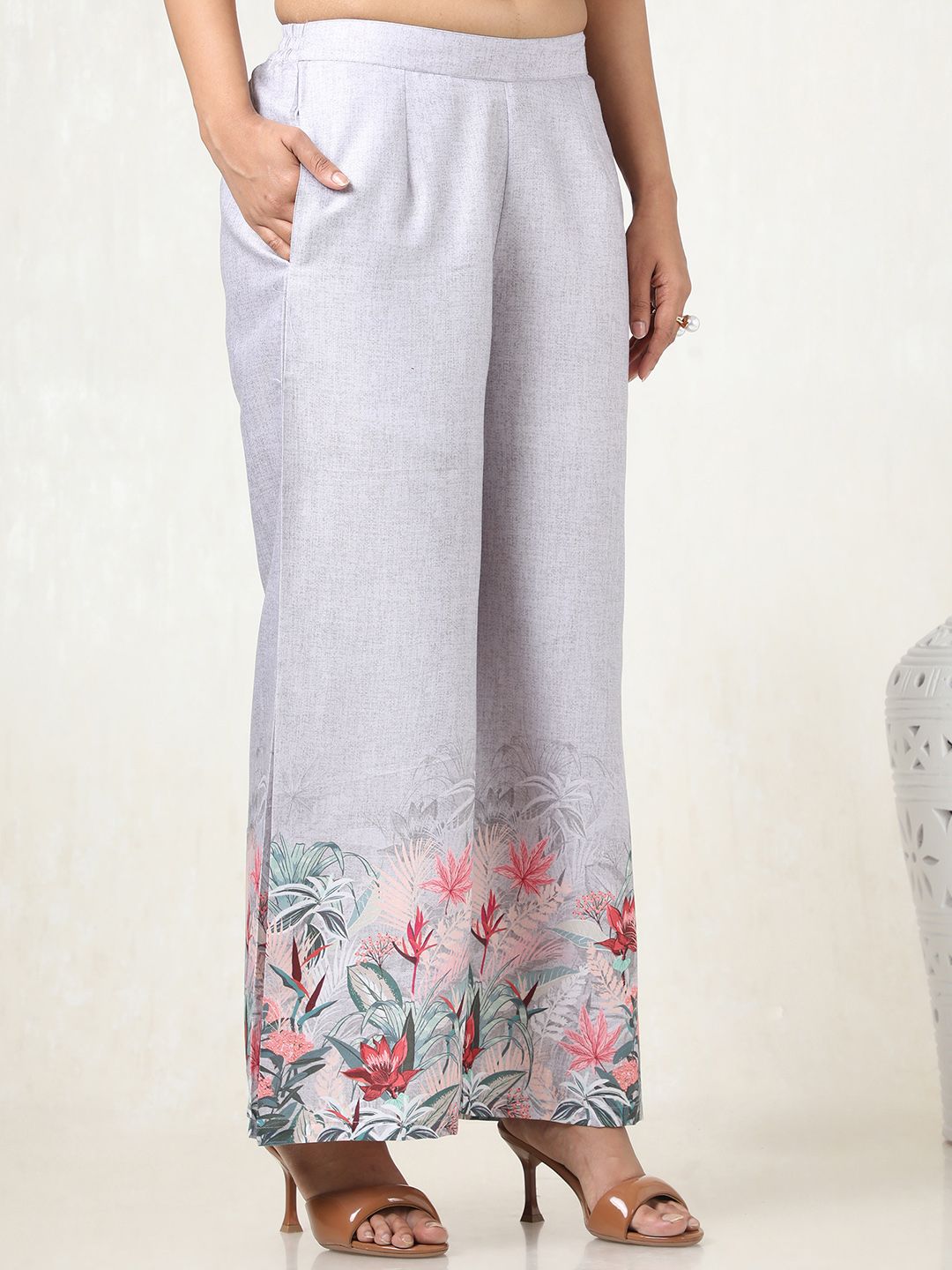 Dhiyona SO Women's Women Floral Printed Regular Linen Kurta with Palazzos