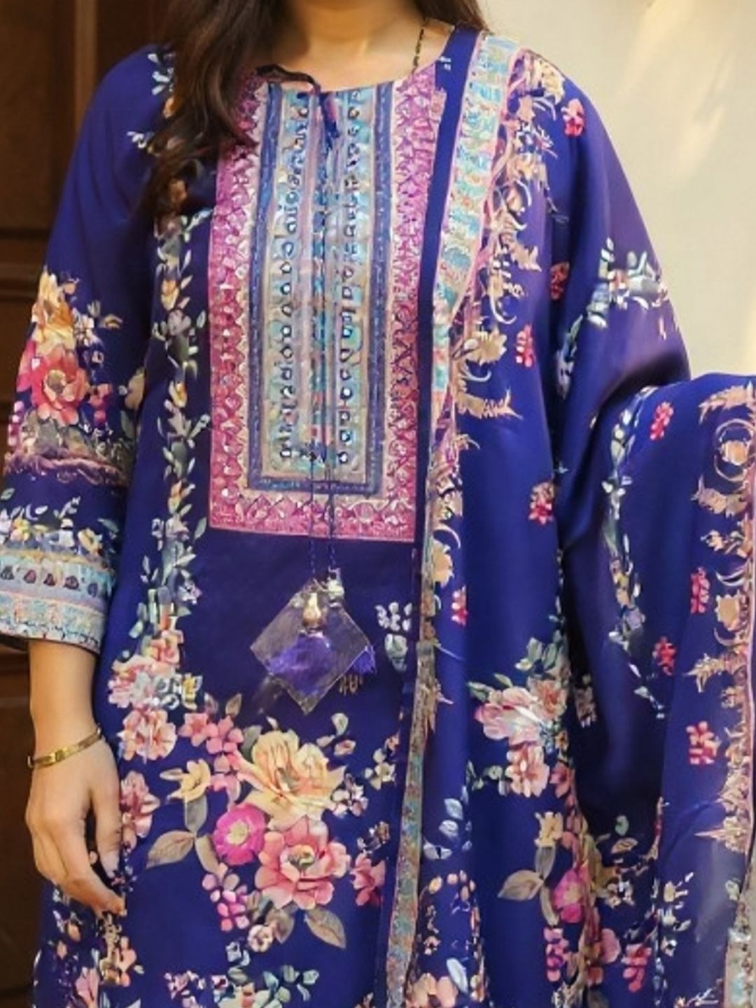 Women Floral Printed Regular Beads & Stones Kurta with Trousers & Dupatta