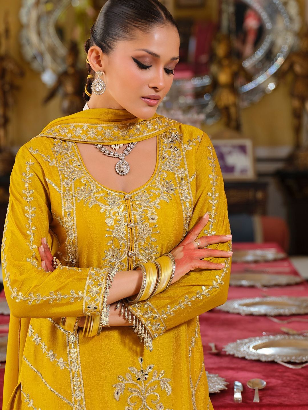 Ethnic Motifs Embroidered Round Neck Thread Work Kurta With Palazzos & Dupatta