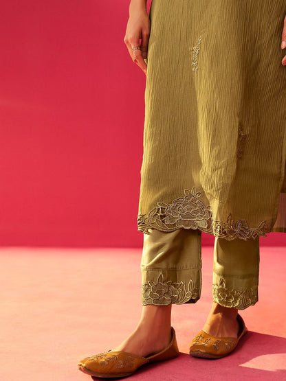 Women Floral Embroidered Kurta with Trousers & Dupatta