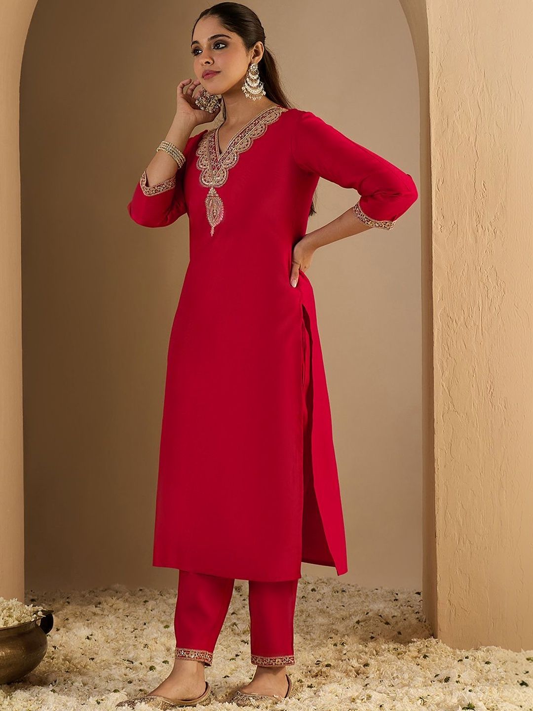 Women Ethnic Motifs Embroidered Regular Thread Work Liva Kurta with Trousers