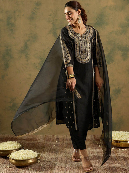Ethnic Motifs Embroidered Panelled Kurta With Trousers & Dupatta