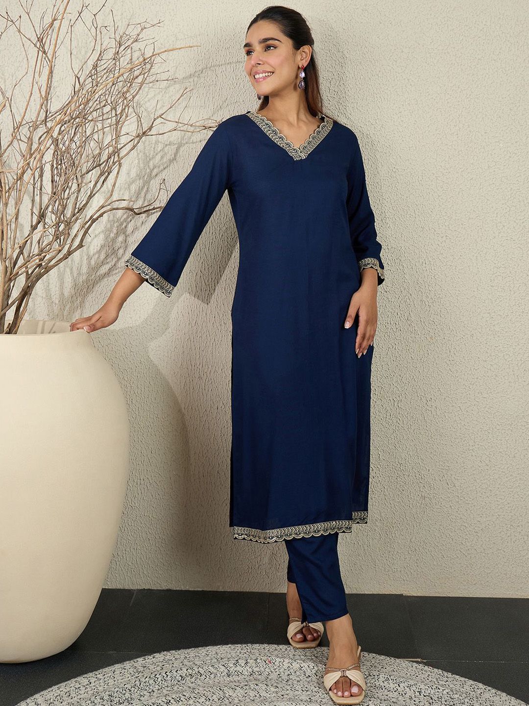 Dhiyona IE V-Neck Tunic With Trousers