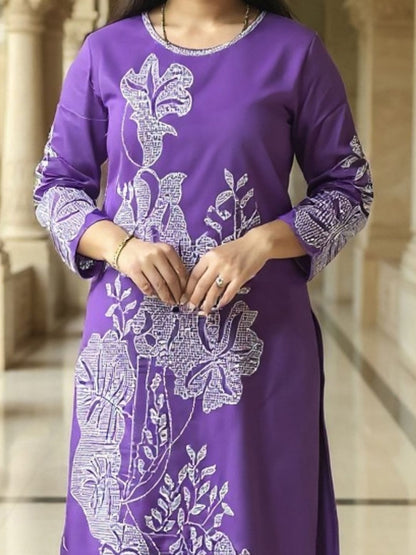 Women Floral Embroidered Kurta with Trousers