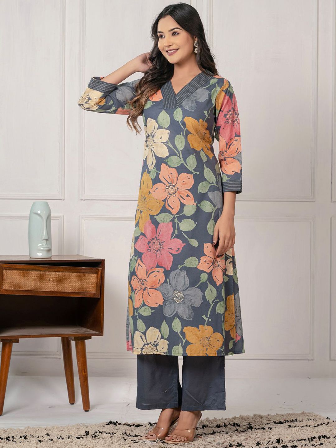 Dhiyona IE Floral Floral Printed Pure Cotton V-Neck Tunic With Trousers