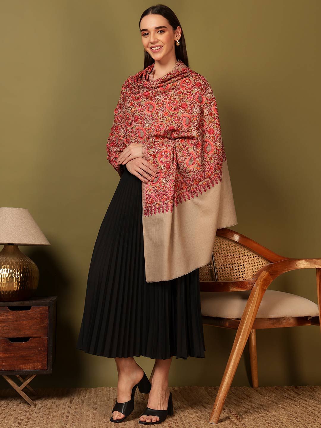 Dhiyona PA Floral And Paisley Embroidered Thread Work Woollen & Acrylic Shawl